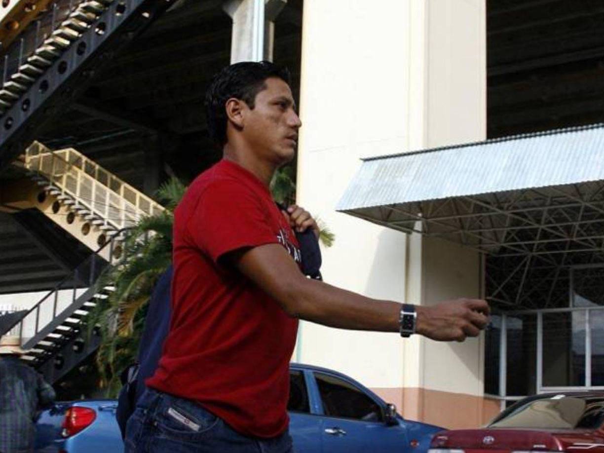 ”Pescado” Bonilla comenzó su carrera en el Platense, club en el que ganó un título, posteriormente dio el salto al extranjero donde jugó en el Bella Vista de Uruguayo y luego volvió al fútbol hondureño para formar parte del Olimpia.