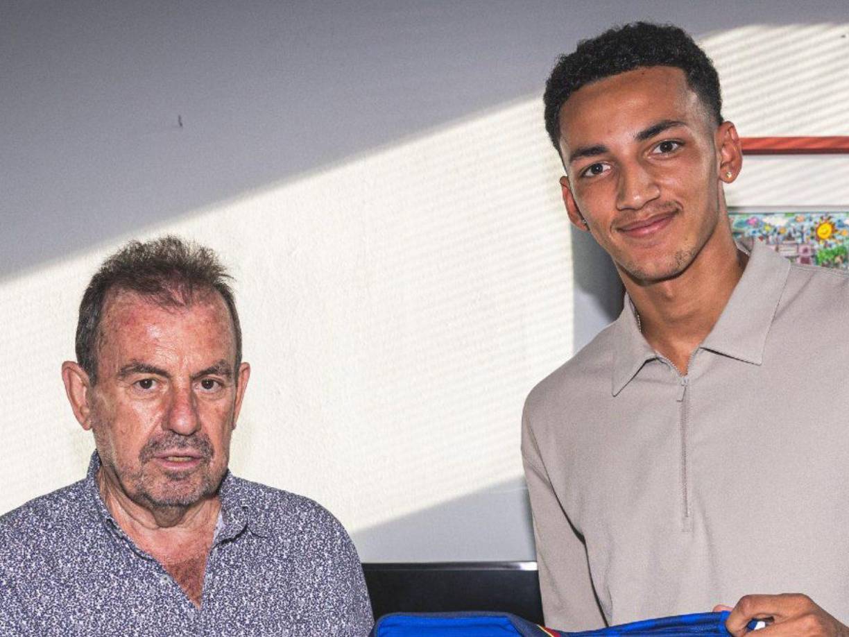 Álvaro Rodríguez ha sido presentado como nuevo delantero del Getafe, llega cedido a préstamo por parte del Real Madrid.