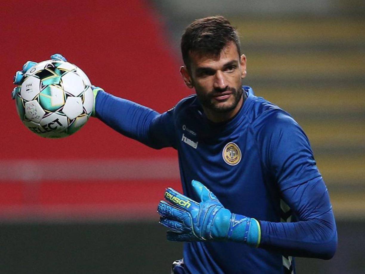 “El Club Desportivo Nacional lamenta profundamente la pérdida de nuestro querido portero, Daniel Guimarães, quien luchó valientemente contra una prolongada enfermedad. Nos deja a los 37 años”, declaró el club, rindiendo homenaje a su tenaz espíritu.