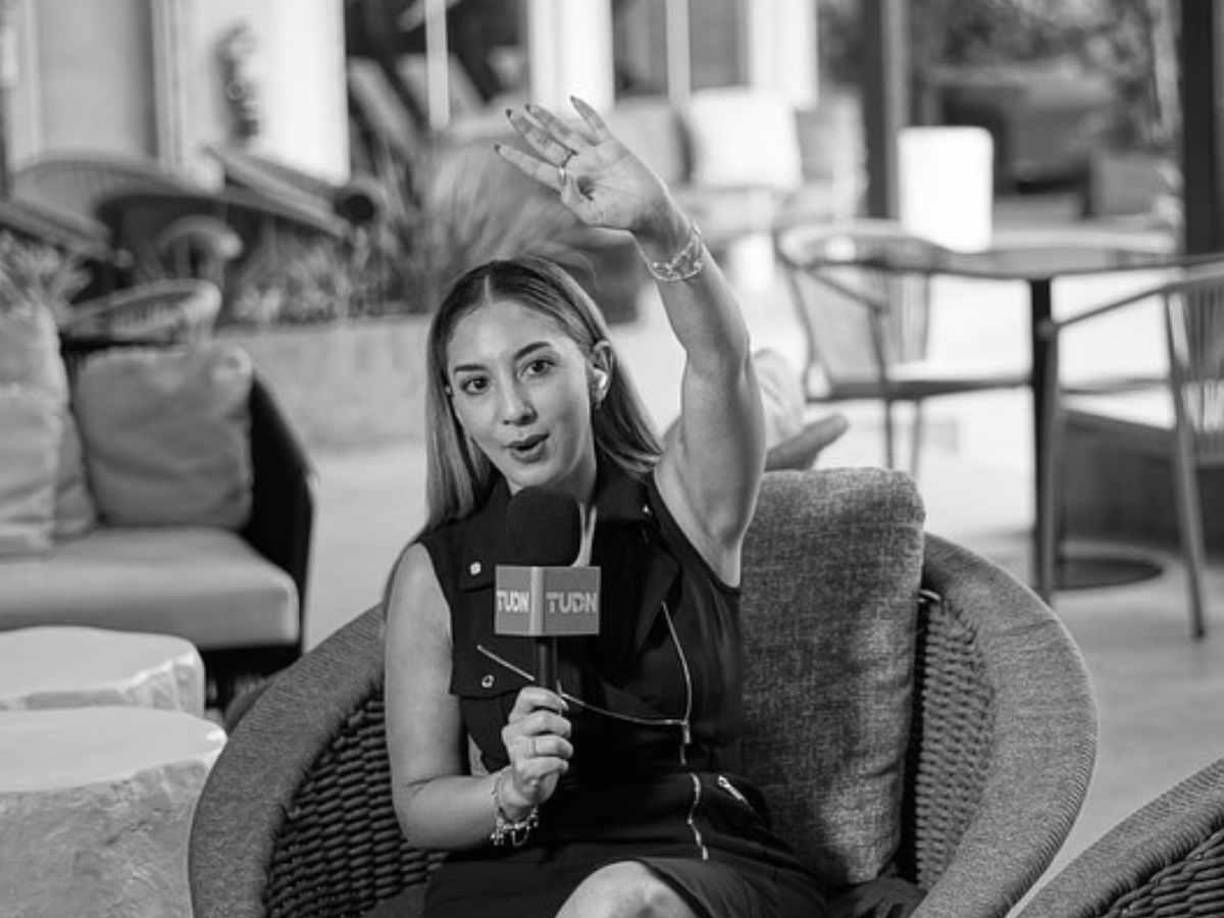 Mafer se desempeña como reportera de la cadena internacional TUDN.