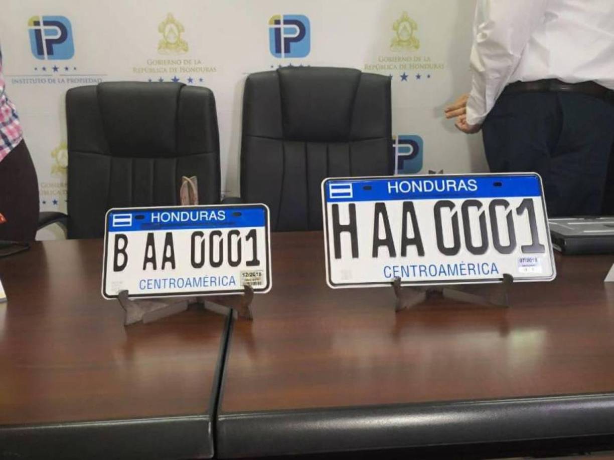 En los últimos días han ocurrido varios accidentes de tránsito en el territorio nacional y es cuando se extravían o se dañan las placas vehiculares y algunas personas desconocen cuál es es proceso para reponerla.