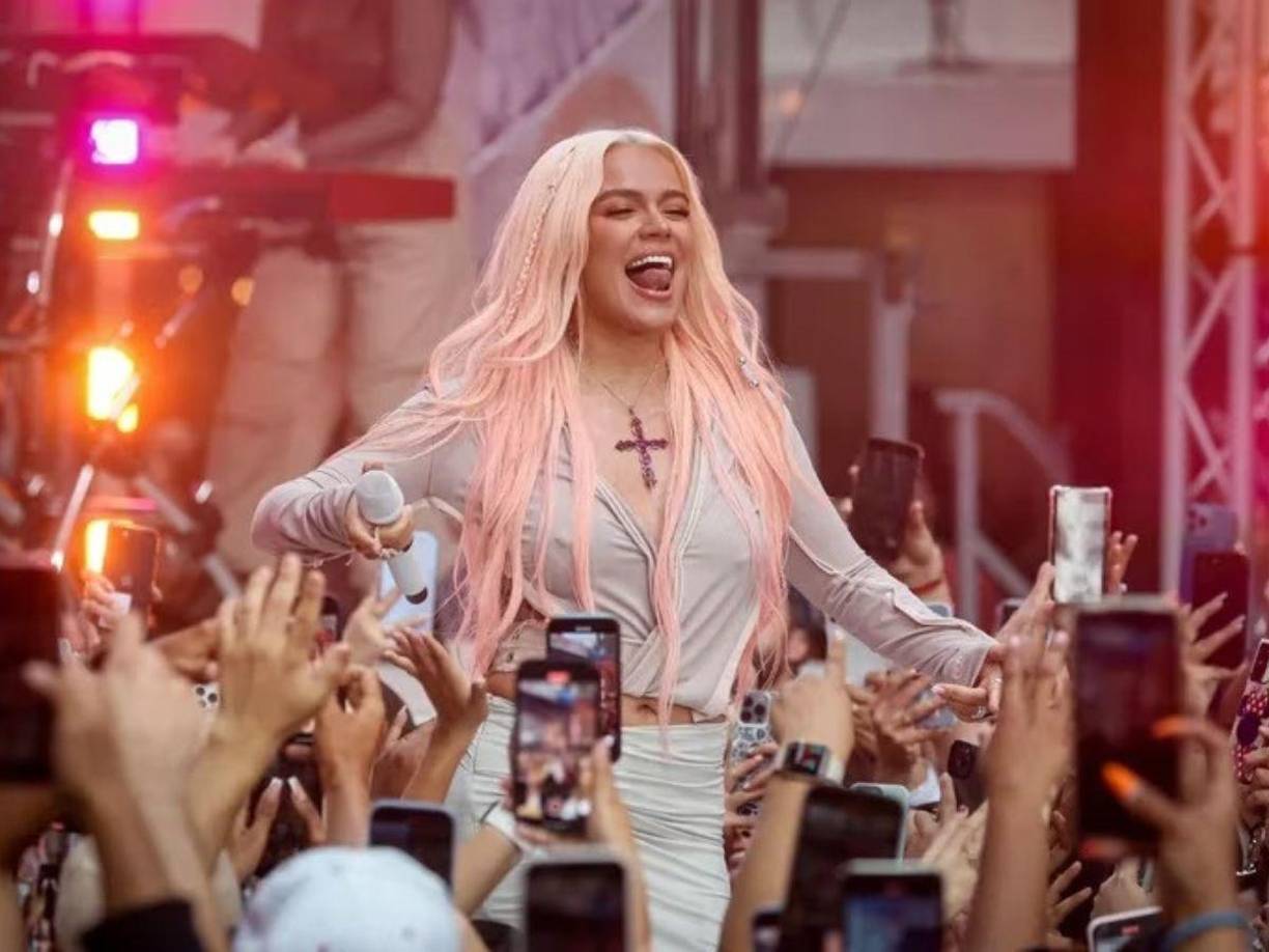 La cantante colombiana respondió a los rumores de los supuestos mensajes satánicos en una de sus canciones.