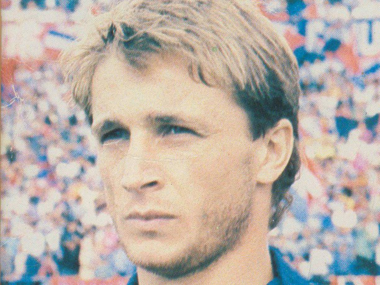 Según su testimonio, tras una discusión el 18 de noviembre de 1989, el jugador saltó al vacío desde un motel de carretera en Calabria, una región montañosa al sur del país transalpino.