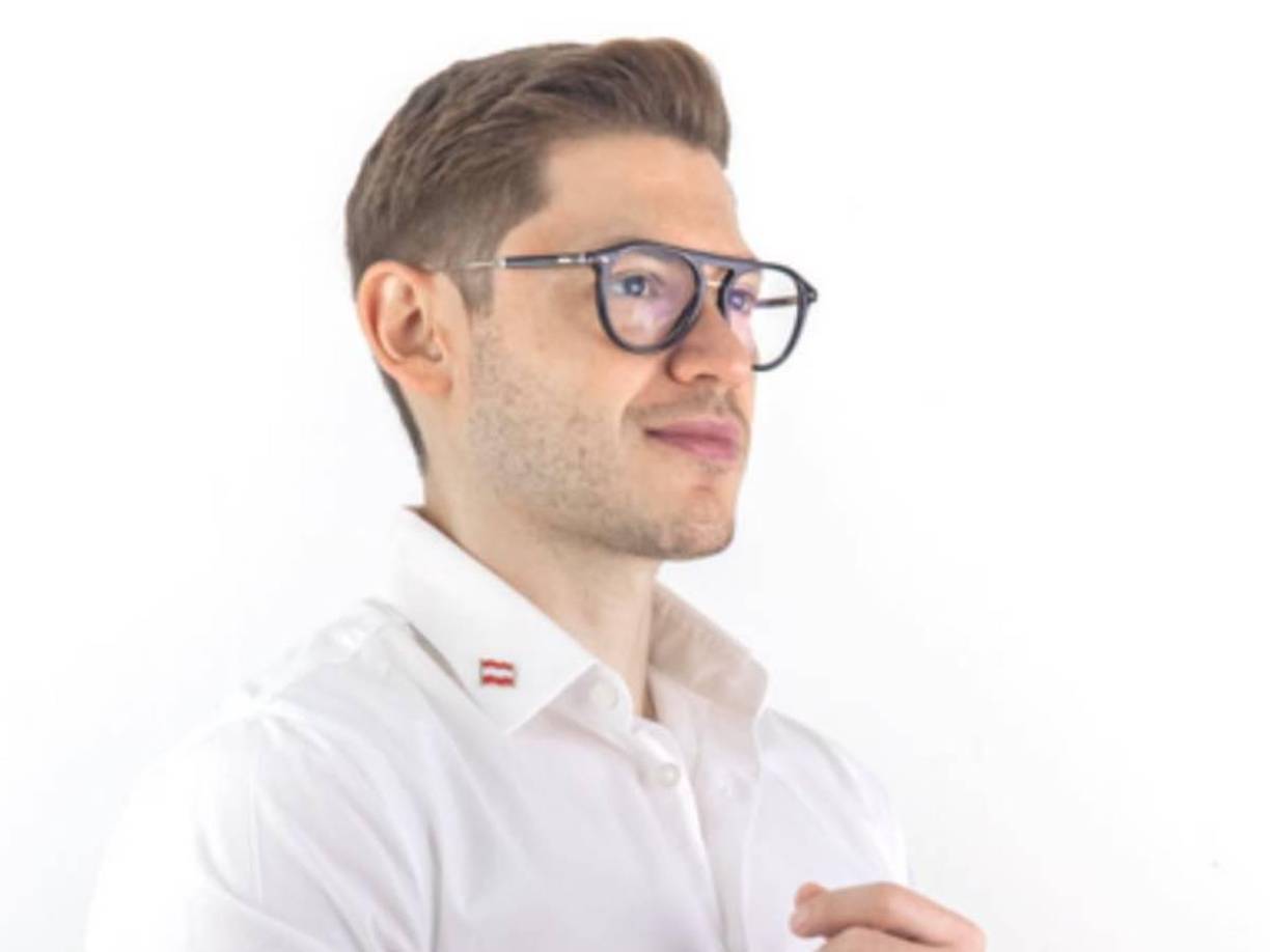 “Lo que diga periodista fracasado me tiene sin cuidado. Solamente quiero recordarle a la gente la clase de persona que es usted”, cerró diciendo Rashid Mejía sobre Orlando Ponce.