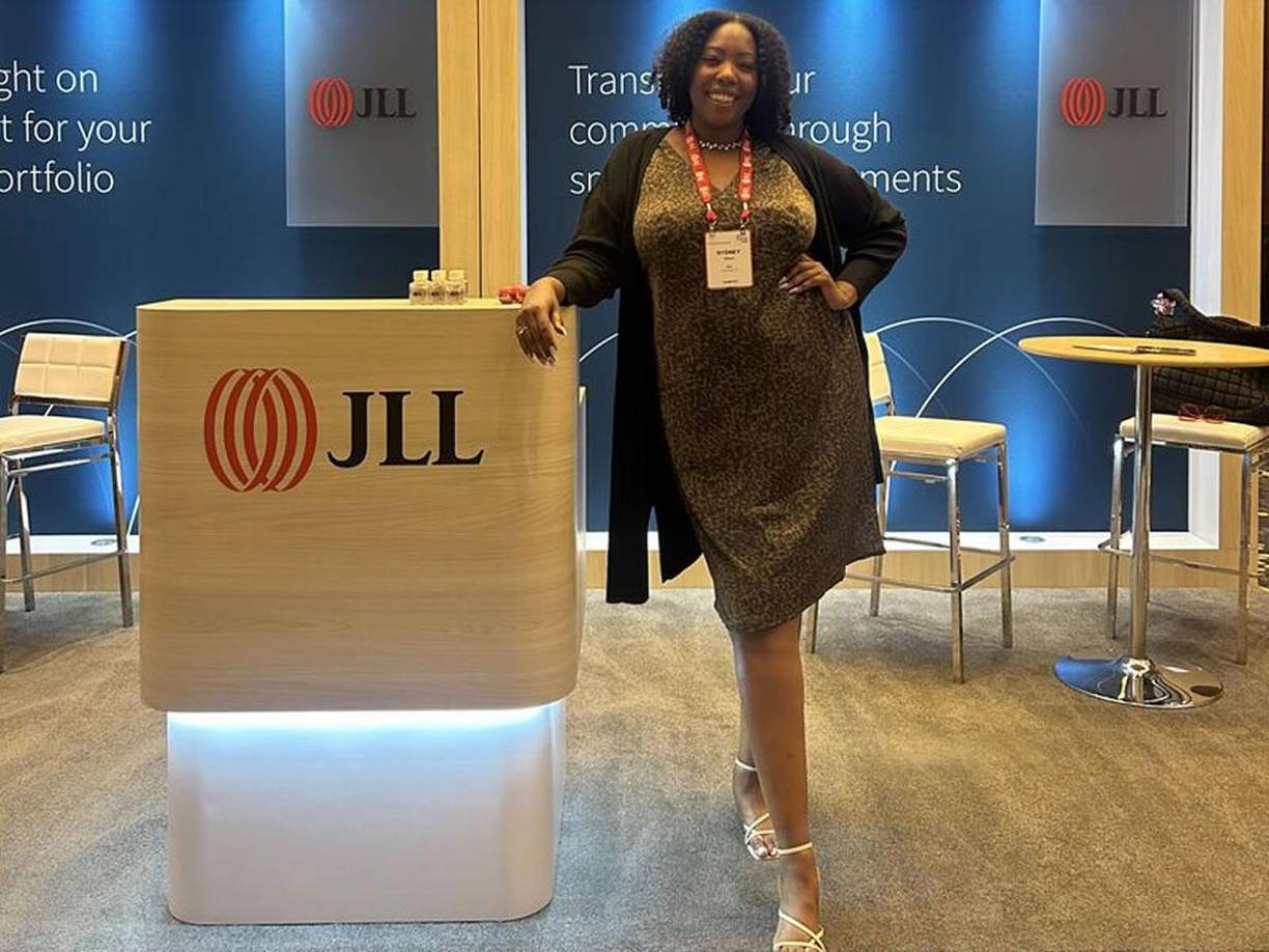 “Hizo las cosas que le entrenamos y esperamos que haga”, declaró Kevin Davis, el jefe de la policía de Fairfax, defendiendo la decisión de Peter Liu de disparar a Sydney Wilson