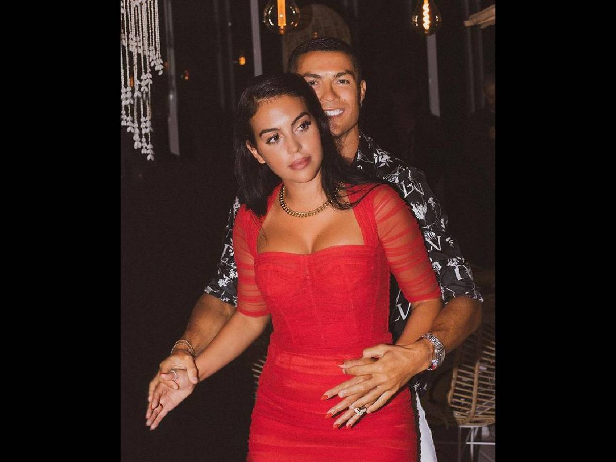 En la revista mencionan que por el motivo del embarazo de la influencer, ambos tendrían un “pacto” para proteger su patrimonio en caso de separación.