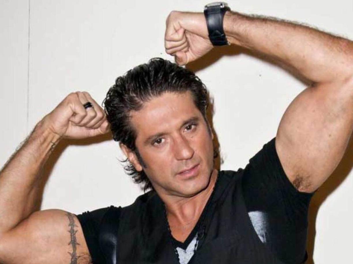 El último en sumarse a la polémica ha sido Bobby Larios, quien tajantemente negó ser el papá de Emilio como se ha especulado en más de una ocasión.