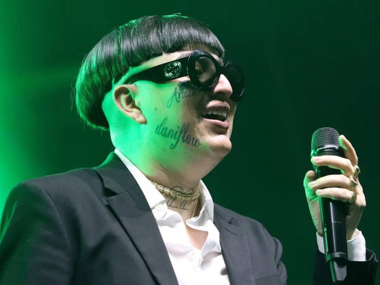 Detalló que la “disputa” en redes sociales llegó a su fin después de que el intérprete de “Adiós amor” ya no respondiera a los likes que Flow le dejó en sus imágenes. 