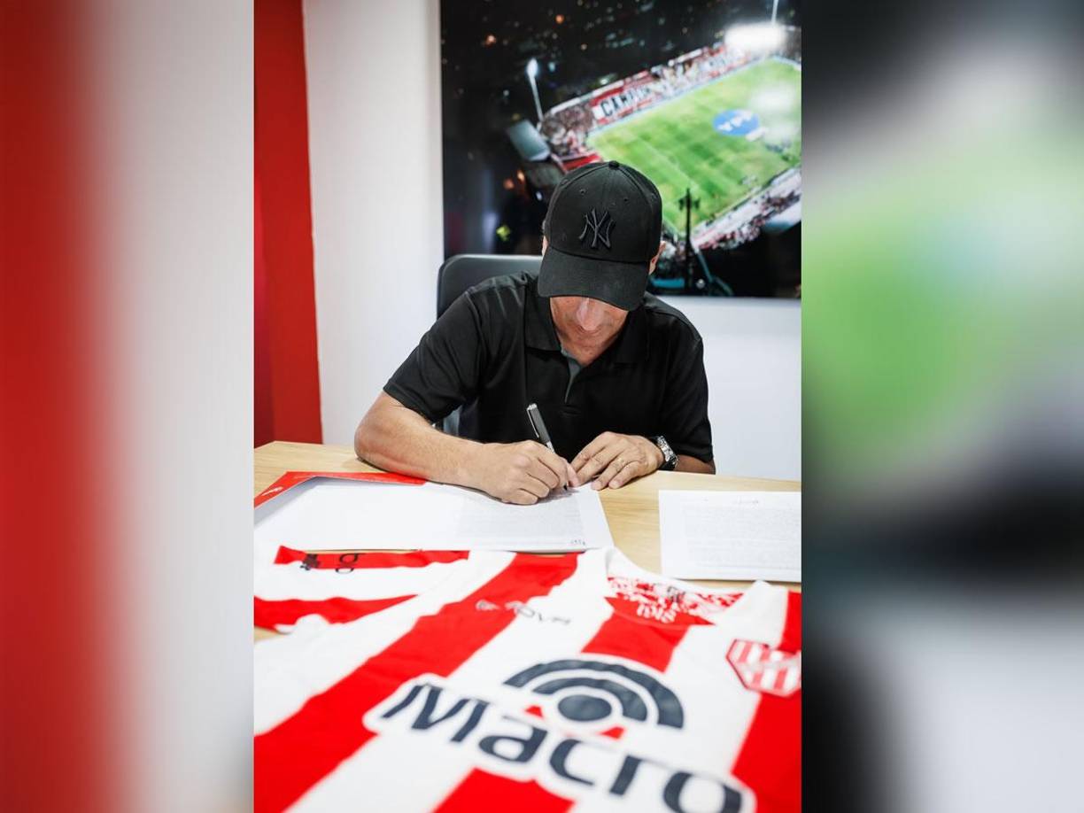 El entrenador de 59 años firmó un contrato de un año para dirigir a La Gloria.