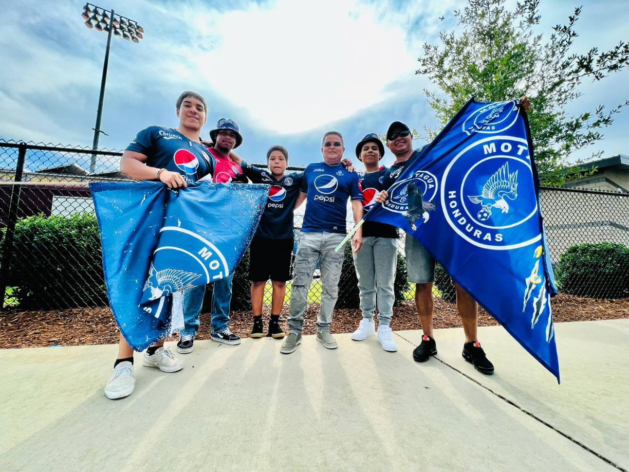 Esta familia es de Juticalpa, Olancho hicieron el viaje desde Sur Carolina.