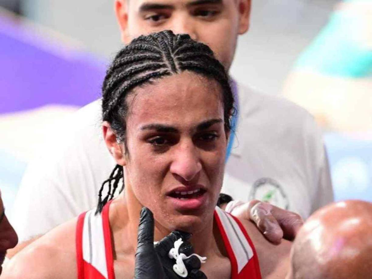 Imane Khelif, oro olímpico en París 2024, fue una de las grandes protagonistas de los Juegos Olímpicos de este verano. La boxeadora argelina pudo participar del evento pese a que había sido descalificada del último Campeonato del Mundo por incumplir los estándares de género.