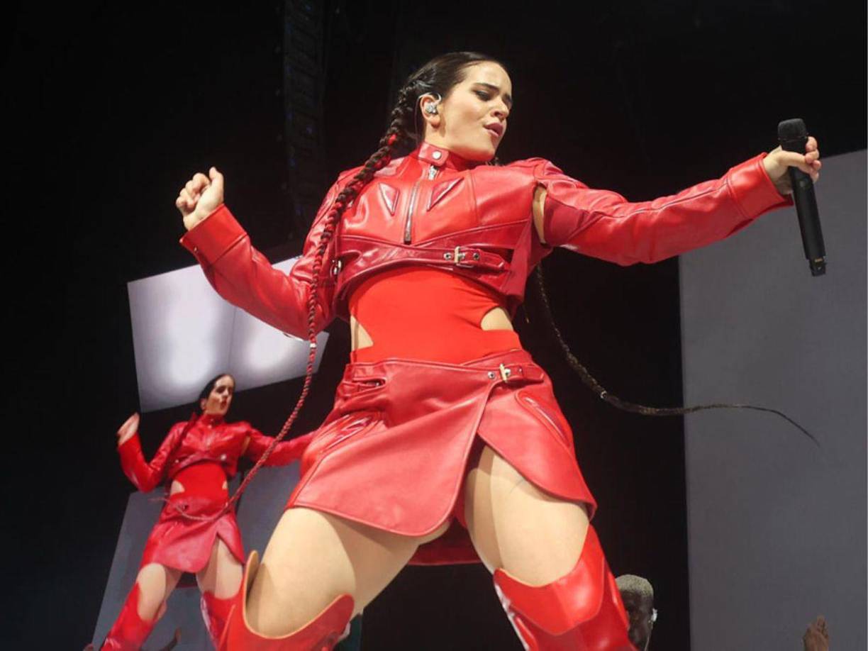 Rosalía dio por concluido su ‘Motomami Tour’, no sin antes agradecer y llenar de palabras de amor a sus fanáticos, dejándoles una pequeña carta sobre lo vivido durante su gira y la importancia que tuvo para ella durante este tiempo: