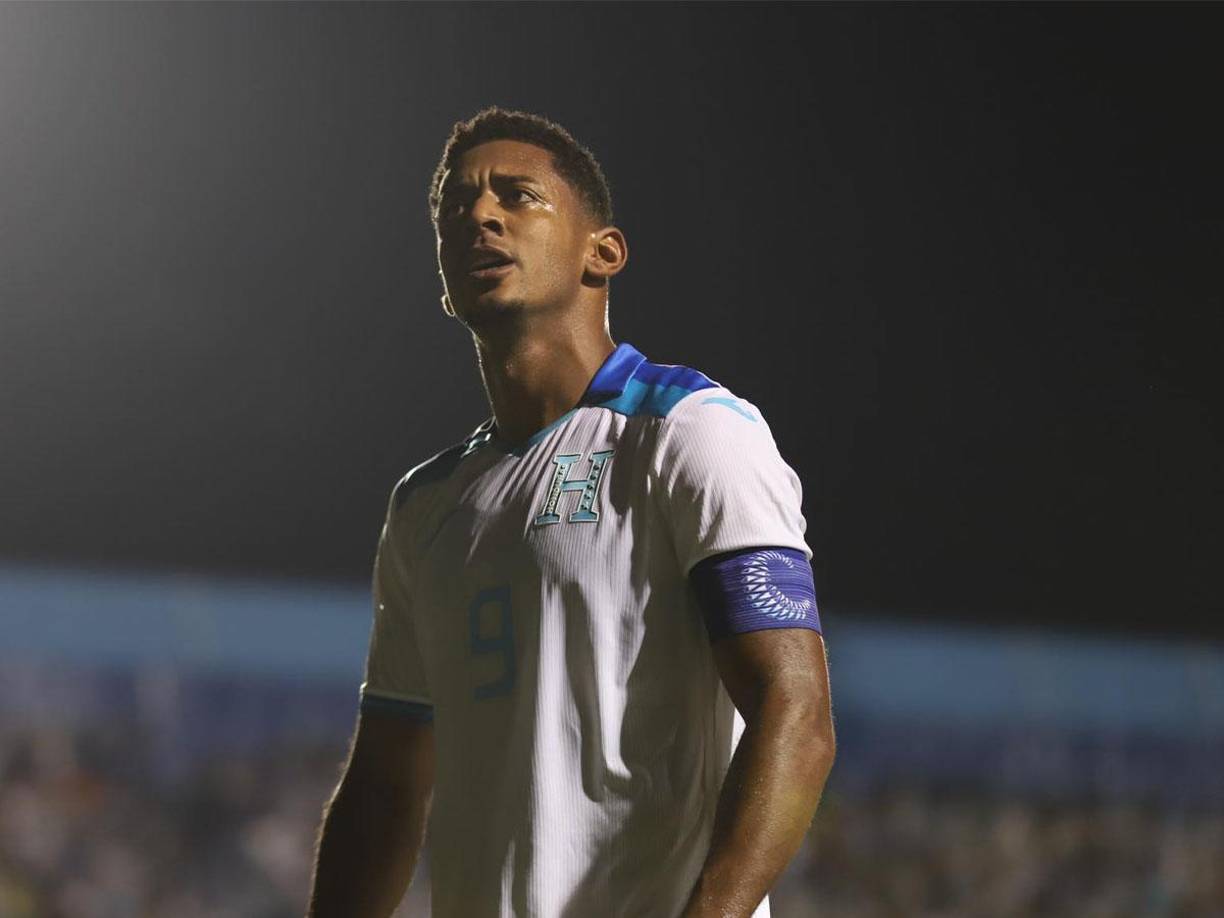 Antony Choco Lozano: Anotó un gol en la ida y se mantendrá como el único centro-delantero de la H. 