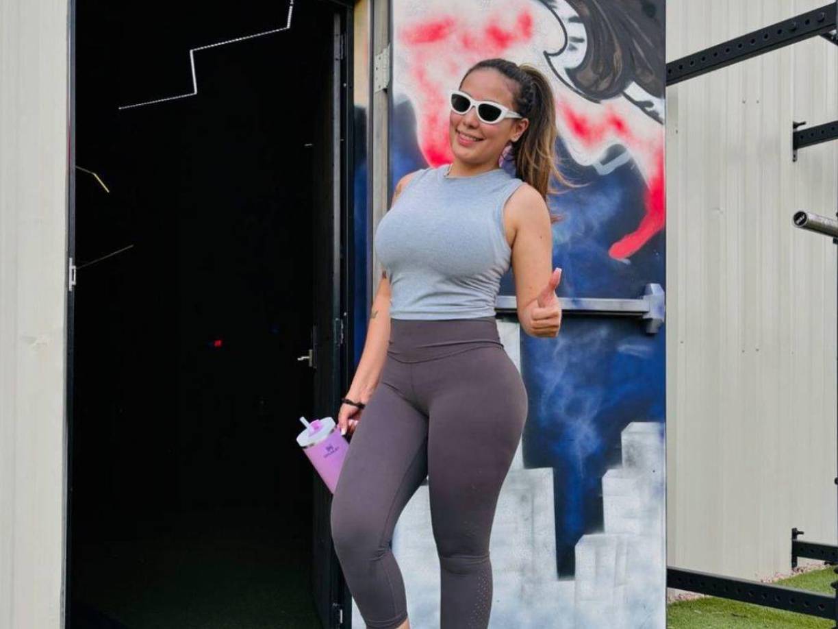 De igual forma Maldonado le continuó diciendo: “pero te pusiste una mariposita”, ya que se visualizaban unos tatuajes de mariposa que tiene en su brazo.