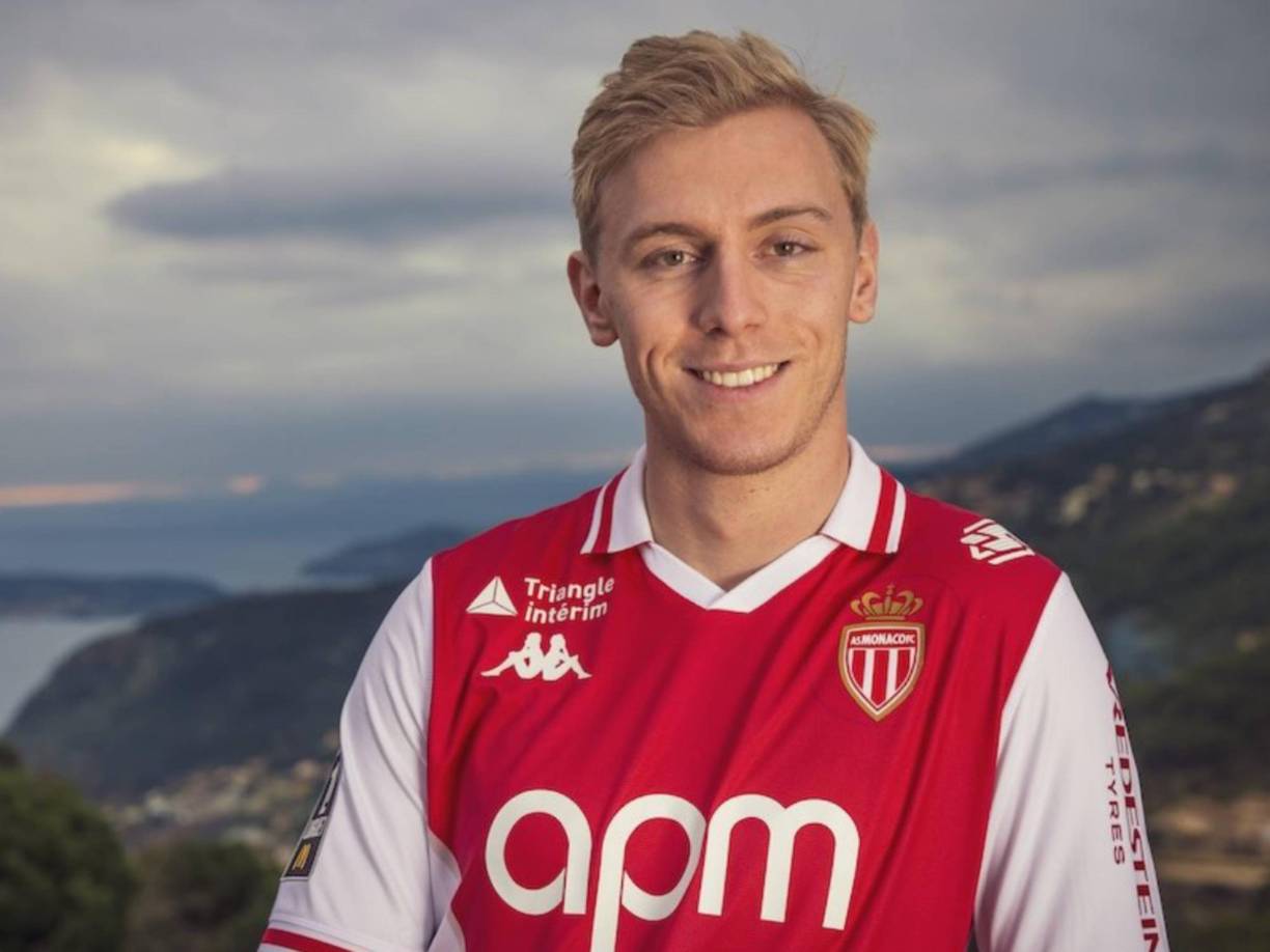 El Mónaco de Francia ha fichado al delantero danés Mika Biereth por 13.000.000 €. Firma hasta junio de 2029.