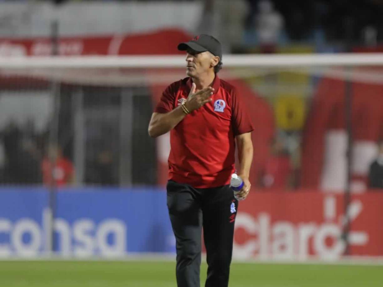 Pedro Troglio vivió su último partido como entrenador del Olimpia antes de marcharse a dirigir al Instituto de Córdoba de Argentina.