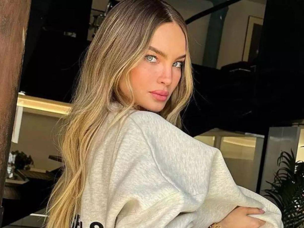 El primer intento fallido de los medios de comunicación para platicar con la rubia fue en una conferencia en donde, aparentemente, Belinda se metió en una maleta y así logró escabullirse de la prensa. Más recientemente, diversos medios, captaron a la cantante en el Aeropuerto Internacional de la Ciudad de México, disfrazada con un chaleco de guardia de seguridad de una famosa aerolínea, además portaba una gorra y un cubrebocas, con la esperanza de pasar desapercibida.