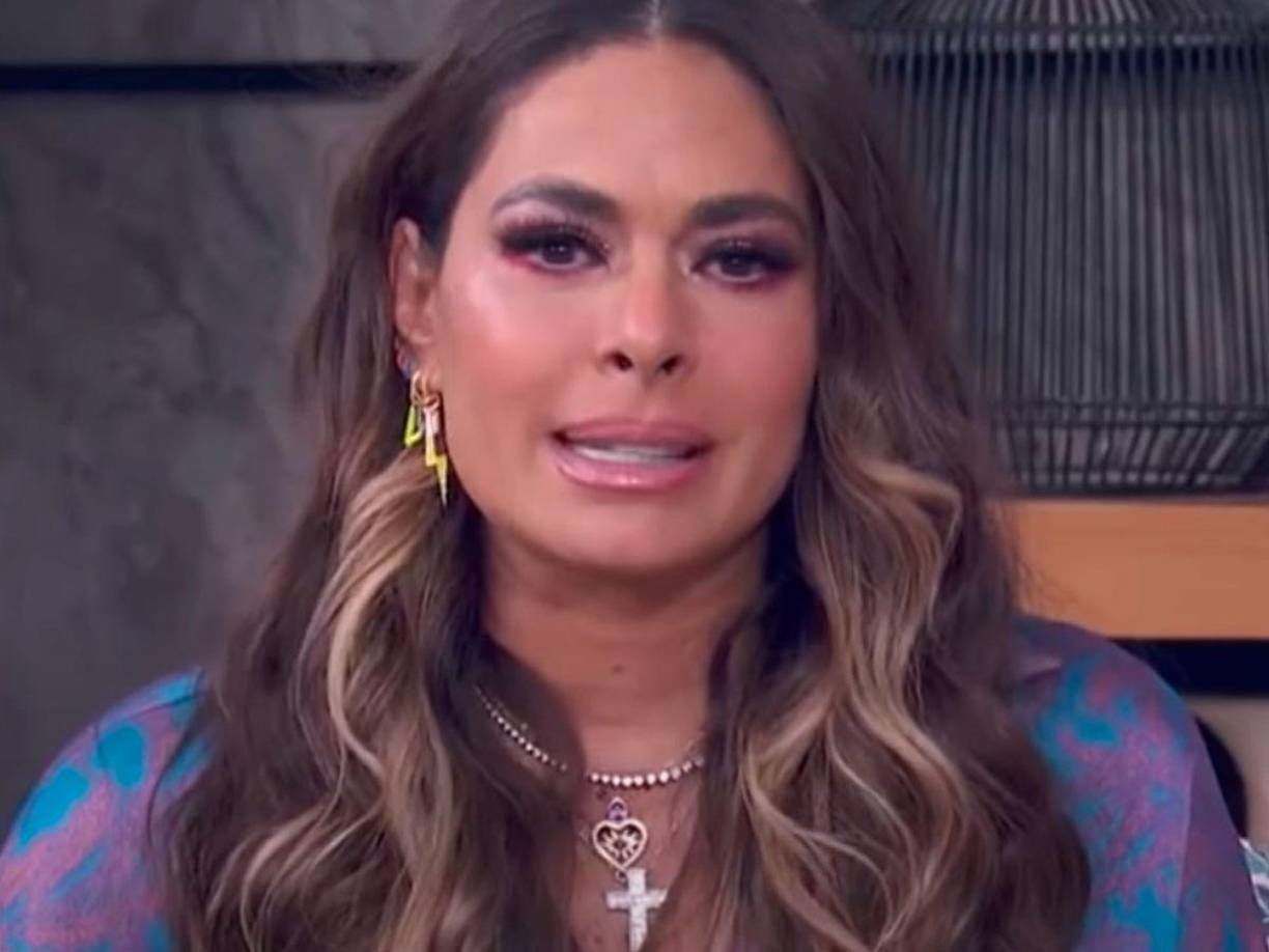 “Gracias Andrea Rodríguez, te quiero mucho. Gracias a cada uno de los productores y compañeros del programa Hoy durante estos 25 años. Feliz ser parte durante tantos años llenos de risas, lágrimas, juegos, música. Gracias a ustedes por dejarnos ser parte de sus vidas todas las mañanas”, escribió la conductora.