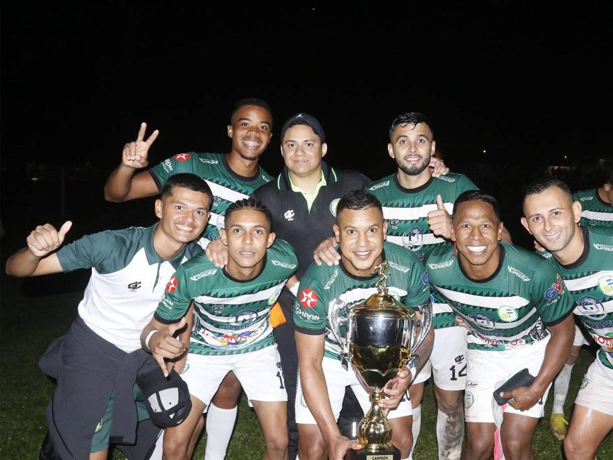 Óscar Salas forma parte del Juticalpa FC. En Liga Nacional es recordado por su paso por Olimpia, Motagua, Victoria, etc.