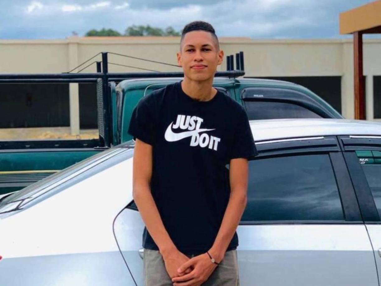 Uno de los occisos es William Rivera, de 24 años de edad. 