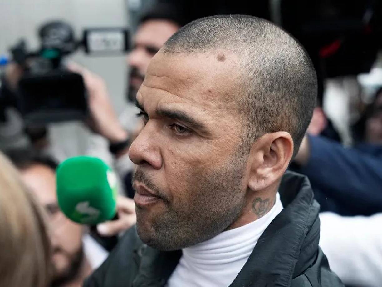 Sin embargo, apenas unas semanas después, el ex jugador decidió borrar su cuenta oficial de Instagram y solo se quedó con ‘X’.