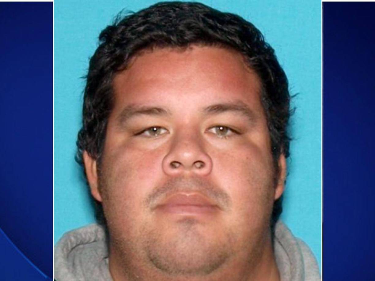 Los padres de otros estudiantes de la escuela dijeron que estaban conmocionados por las acusaciones. “Da miedo”, dijo Arianna Ruelas a KCBS. “Envías a tus hijos a la escuela con la esperanza de que las personas de allí los cuiden y busquen lo mejor para ellos. Es muy triste ver que suceden cosas como esta y que pueden mentir tan fácilmente en las redes sociales”. 