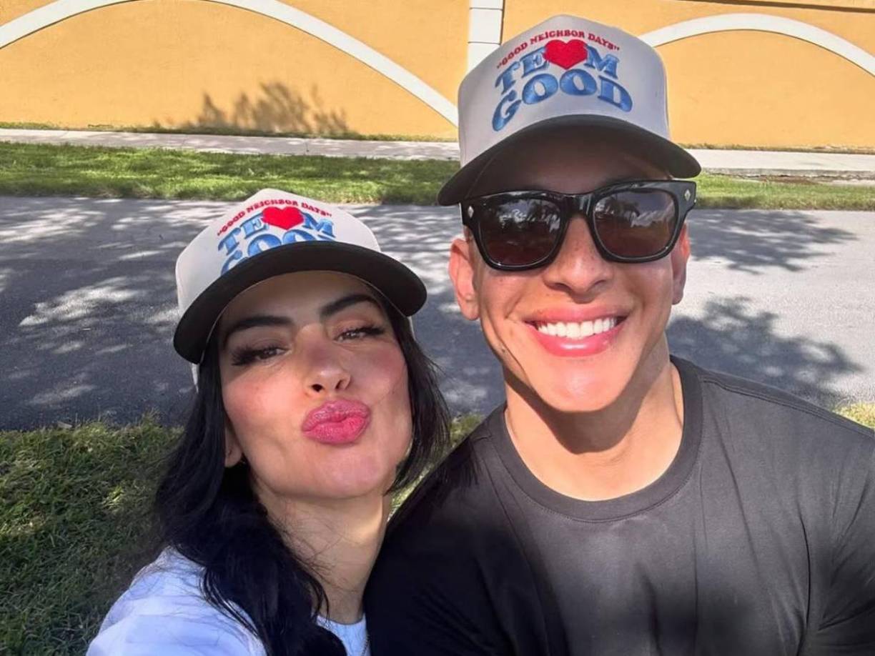 Una fotografía del cantante junto a la colombiana Jessica Cediel, tomada en noviembre pasado, reavivó las especulaciones, pero fuentes cercanas al artista aseguran que “no tiene ni tendrá nada que ver con ella”. 