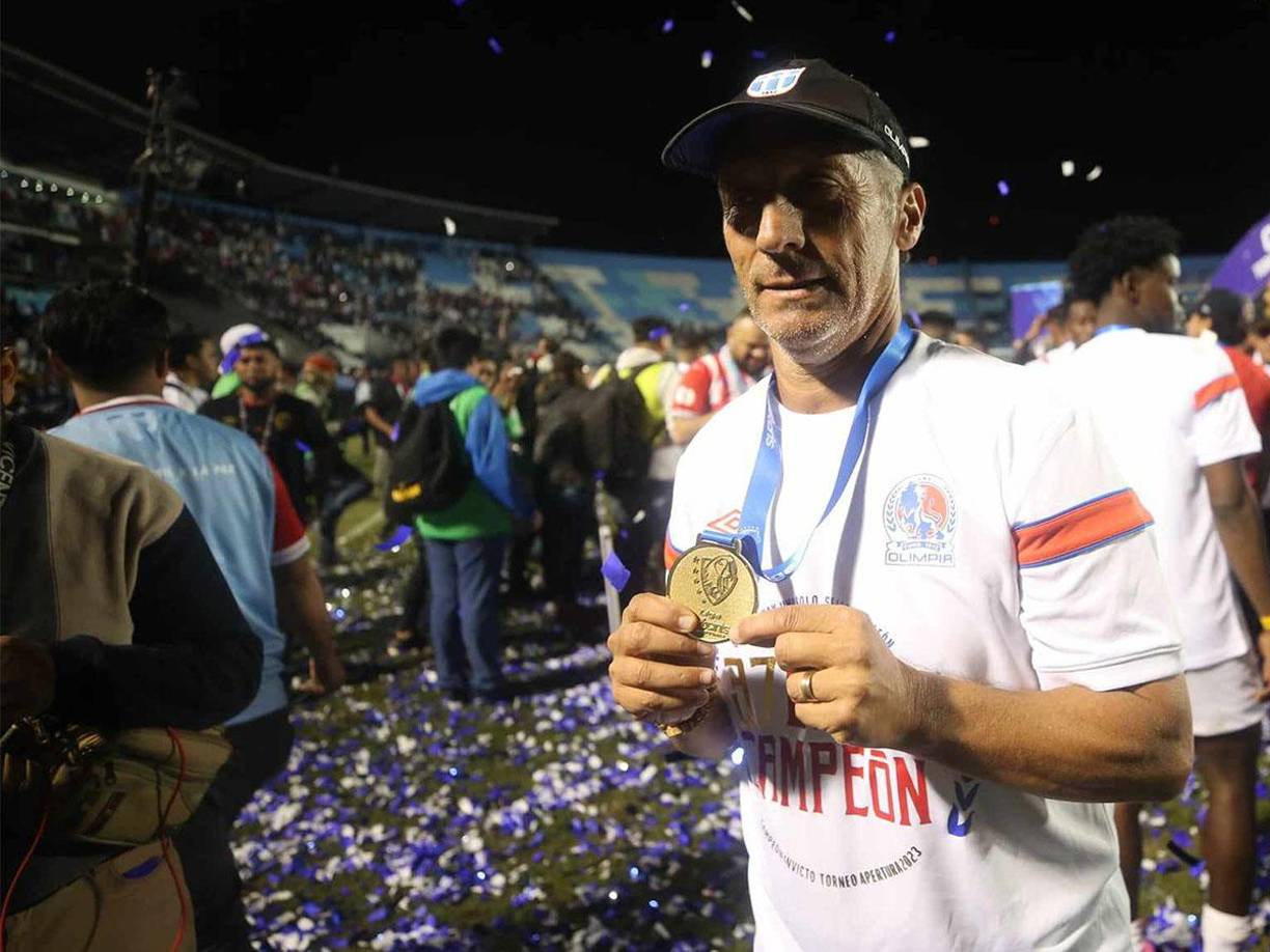 Pedro Troglio escribió su nombre en letras de oro y se metió en la historia del fútbol hondureño al convertirse en el entrenador con más títulos en la Liga Nacional. El argentino logró su séptimo en la Liga de Honduras.