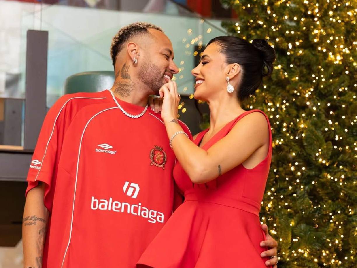 Esto luego de conocerse que el delantero esperaba una niña fruto de una relación pasajera con la modelo Amanda Kimberlly.