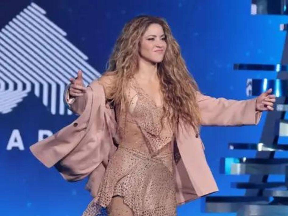 “Shakira es una extraordinaria estrella sudamericana que ha deslumbrado al mundo entero. Sus canciones se cantan y bailan en todos los rincones del planeta, convirtiendo su arte en un fenómeno global que cruza fronteras y que disfrutan millones de personas. Estamos seguros de que su actuación en el escenario de la Copa América USA 2024️ potenciará el mensaje de sana pasión y de unidad a través del deporte”, aseguró Alejandro Domínguez, presidente de la CONMEBOL.