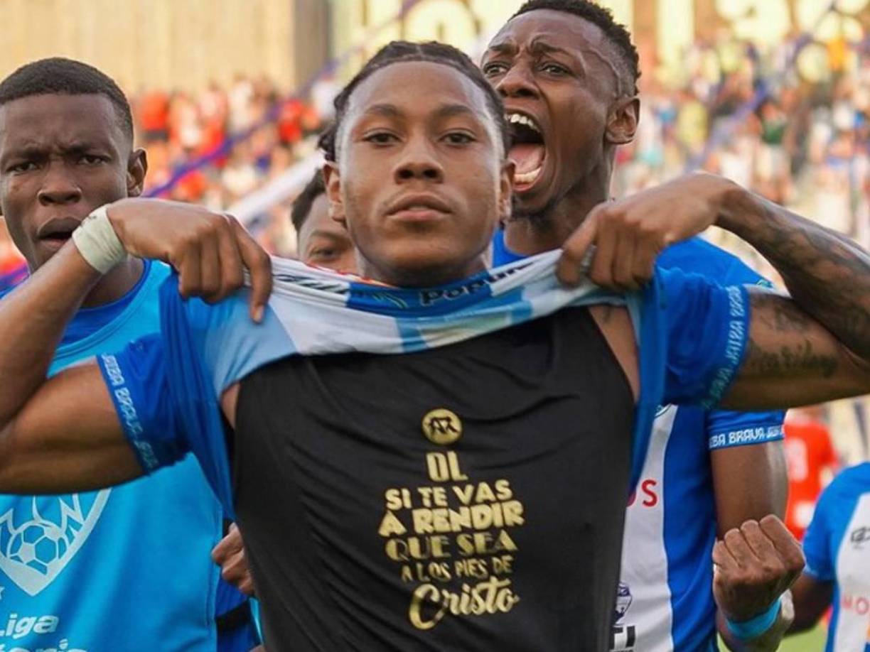 Óscar Barrio Loreto: El defensor podría reforzar al Olancho FC de cara a este nuevo torneo que se avecina. Su ficha le pertenece al Marathón.