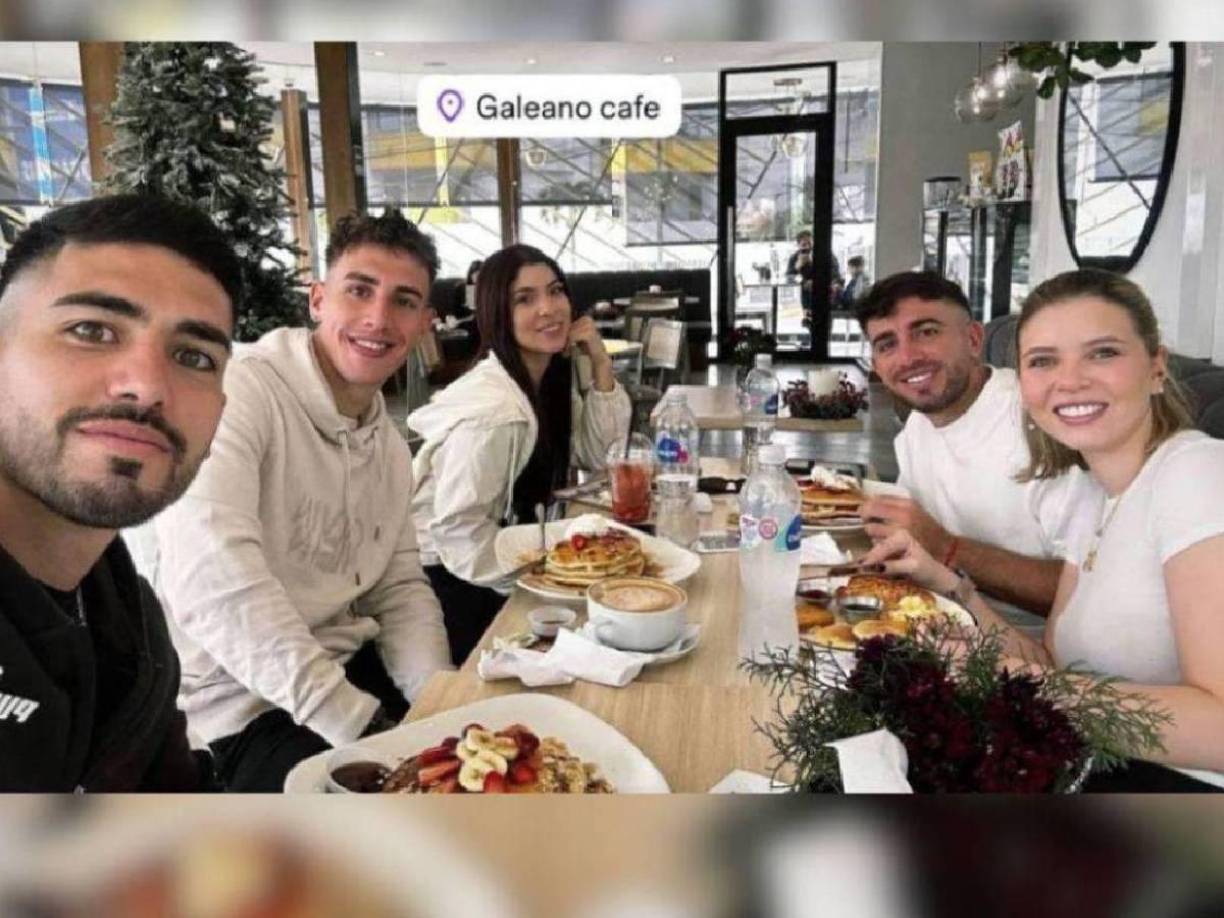 Estos rumores tomaron fuerza cuando en redes sociales se compartió que Rodrigo y Laura estaban sentados juntos en un desayuno, en compañía de Agustín Auzmendi, su pareja Cecilia García y el motagüense Sebastián Cardozo.