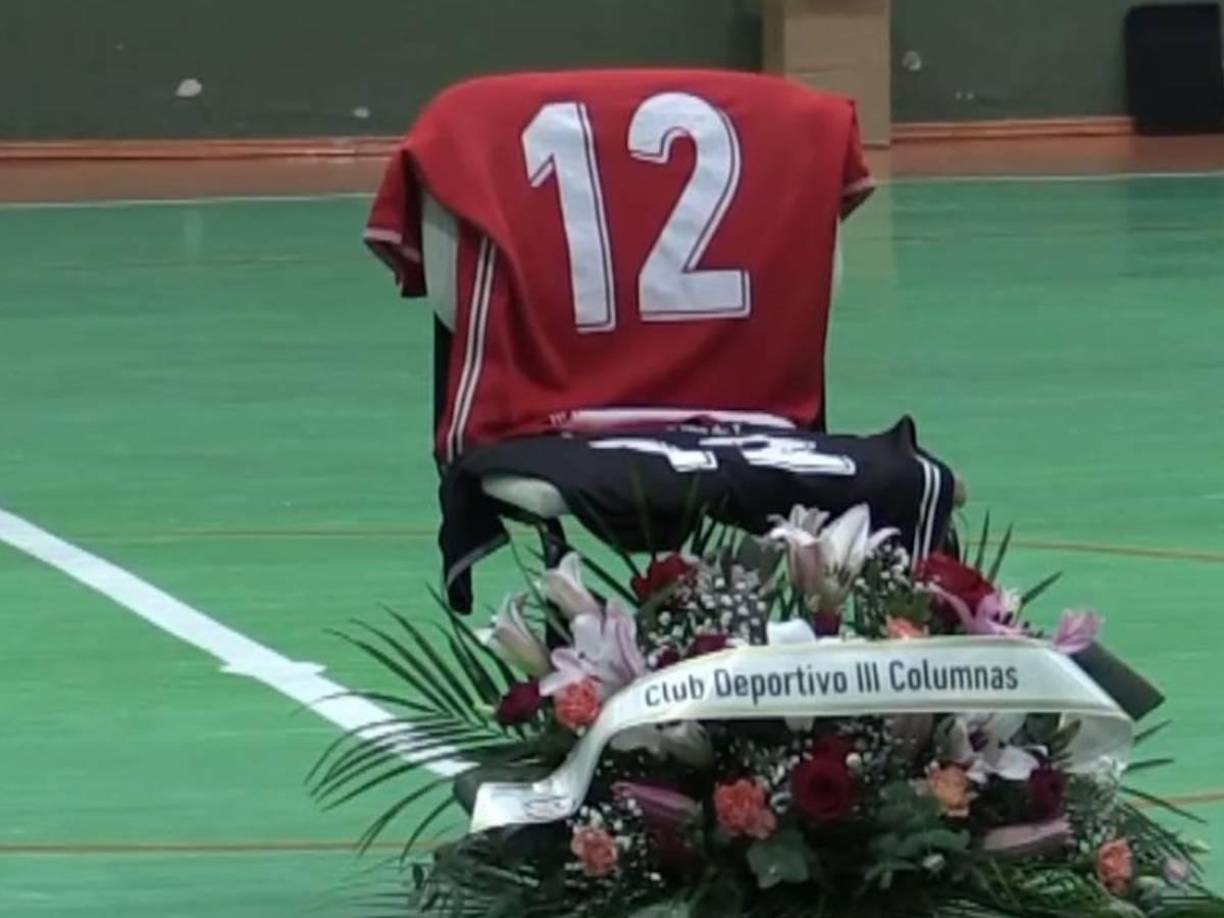 Numerosos equipos de fútbol, fútbol sala y baloncesto de la provincia de Salamanca han rendido homenaje en honor a Álvaro Pérez.