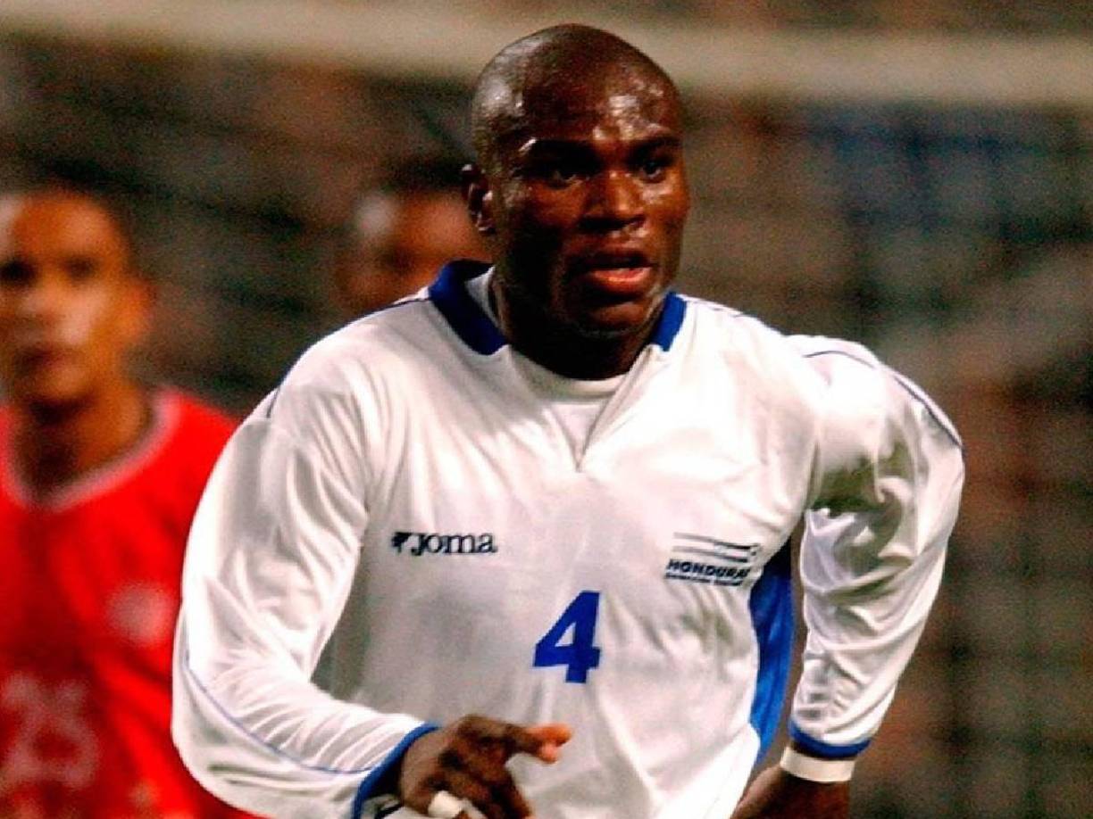 Recibió un homenaje por su trayectoria en la Selección de Honduras en Estados Unidos.