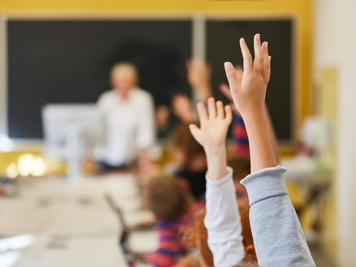 Asimismo, familiares de Deborah afirmaron que ella recientemente había sido trasladada para dar clases a una nueva escuela.