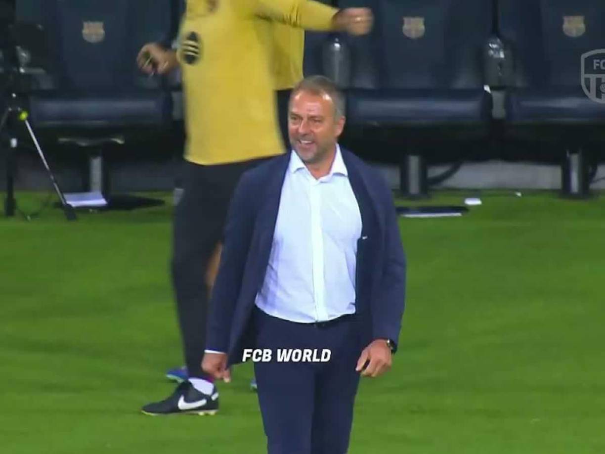 La sonrisa de Hansi Flick tras el segundo gol de Raphinha contra el Bayern Múnich.