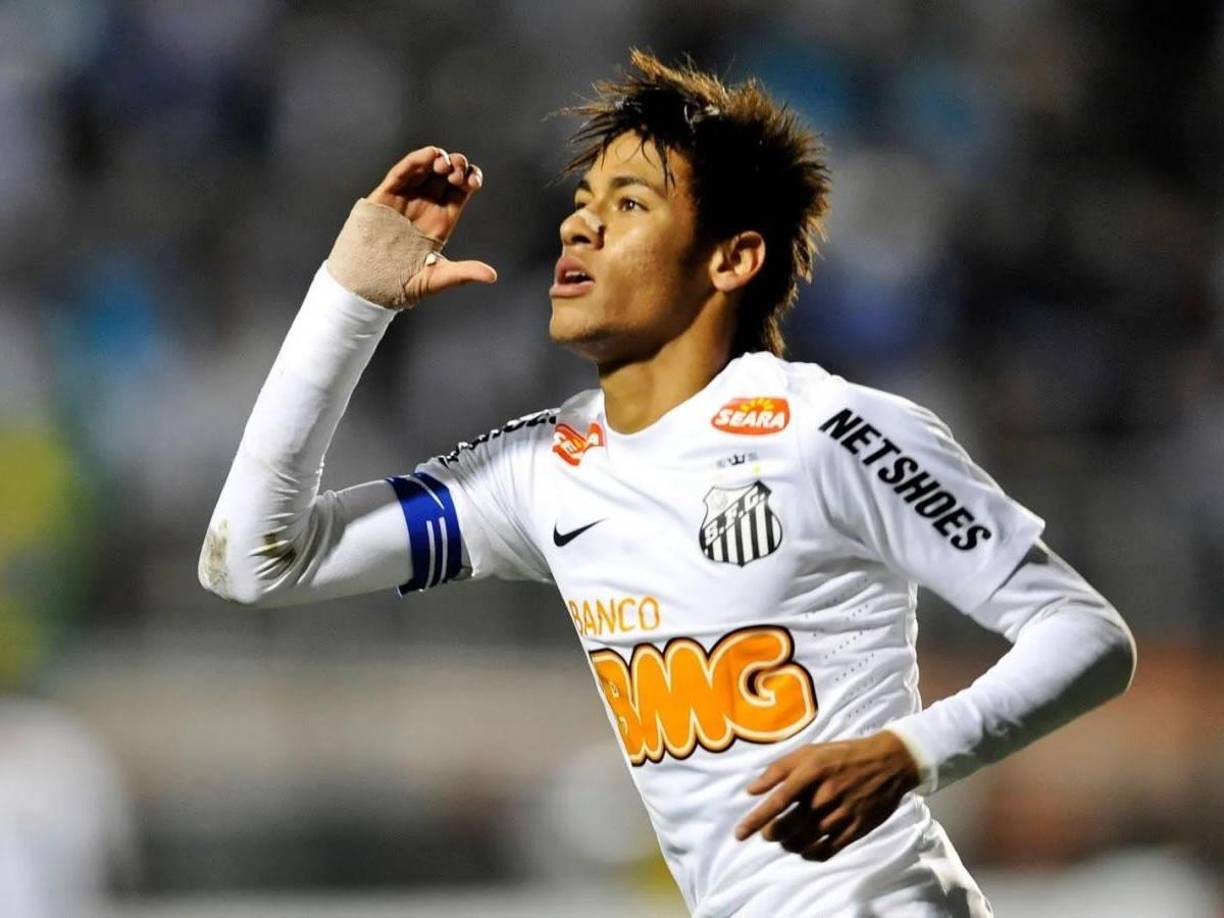 El deseo de Neymar es estar bien para el Mundial de 2026, por lo que ya habría “dado el ok para que se intente su regreso” al Santos, equipo del que salió a Europa.