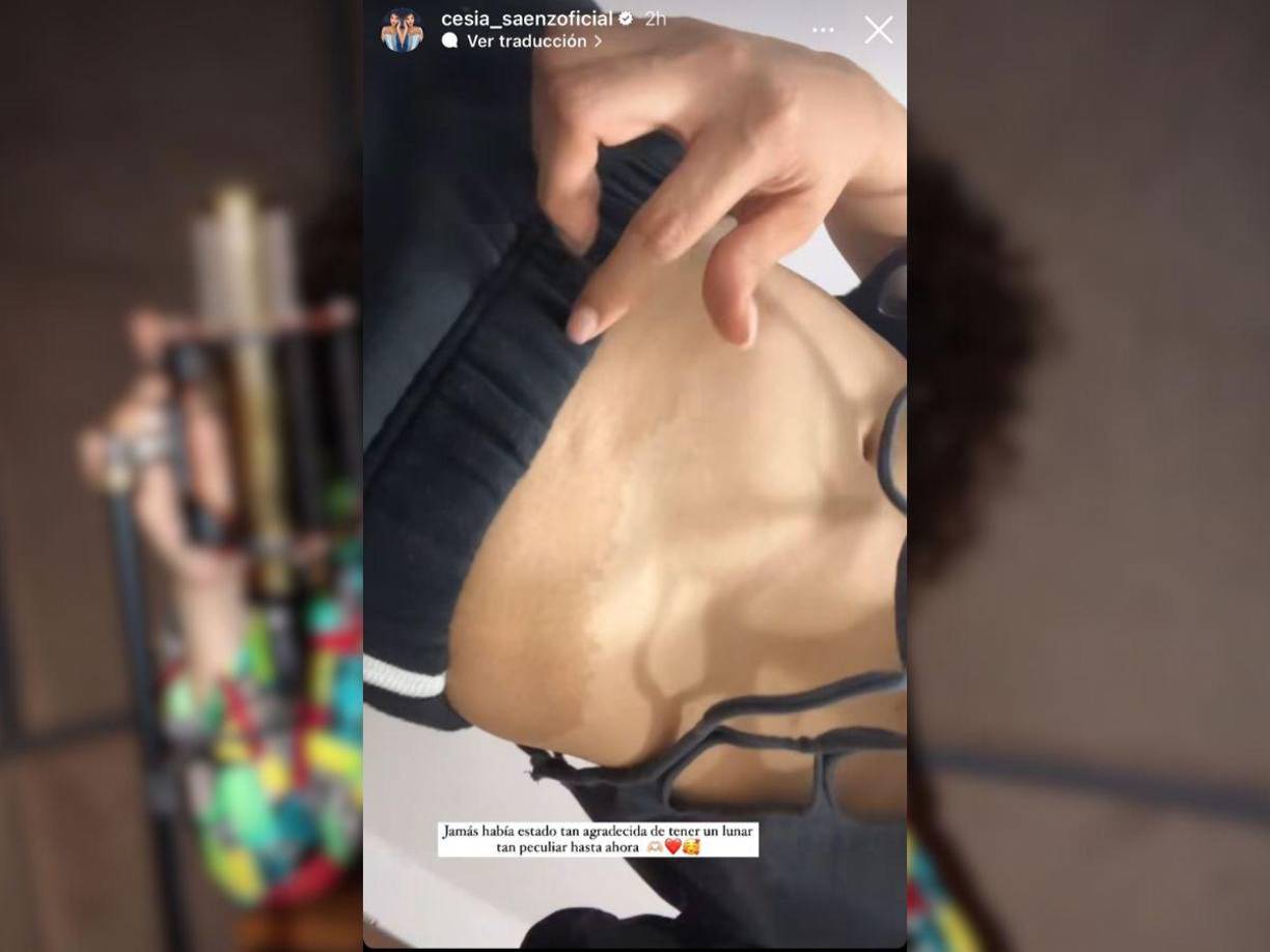 ”Yo tengo un lunarcito precioso que lo heredé de mi abuelita y no puede pasar desapercibido. Deduzca usted”, dijo la cantante haciendo referencia a que la chica del video no tiene dicho lunar. 