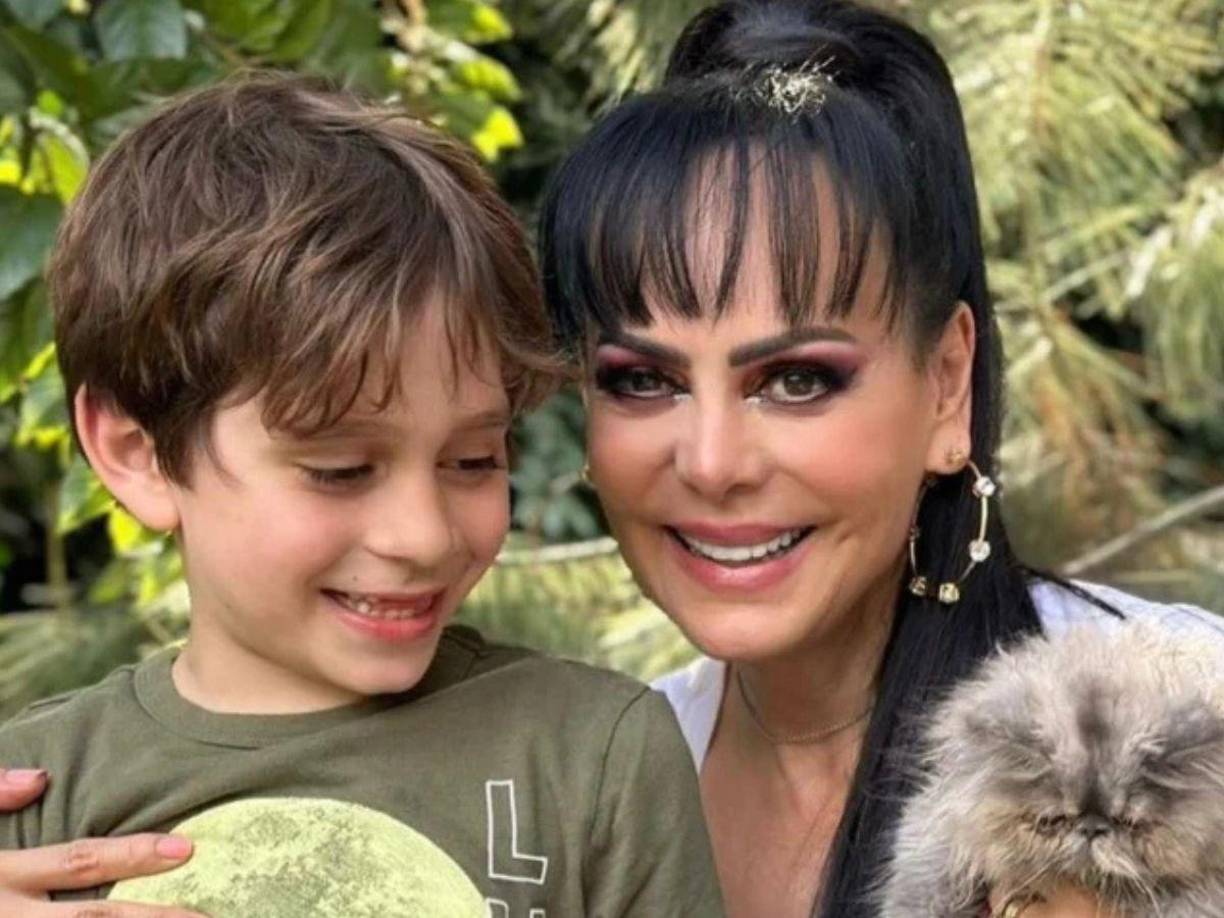 De acuerdo con la información compartida, después de las investigaciones y evaluaciones psicológicas las autoridades determinaron que José Julián, hijo de Imelda Garza Tuñón, se quedara bajo el cuidado de su abuela, la actriz y cantante, Maribel Guardia. 