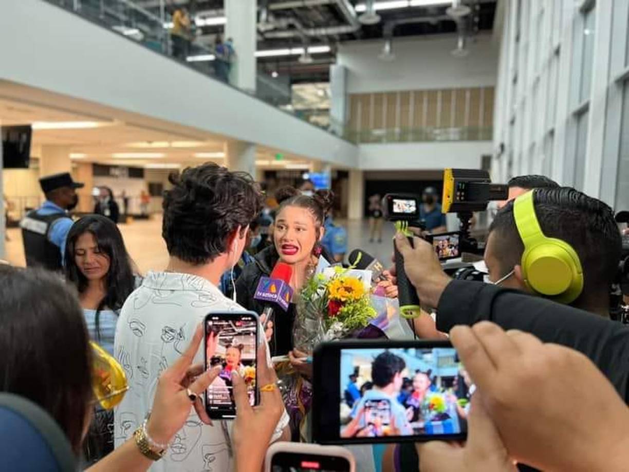 Imágenes de la llegada de Cesia Sáenz a Honduras. 