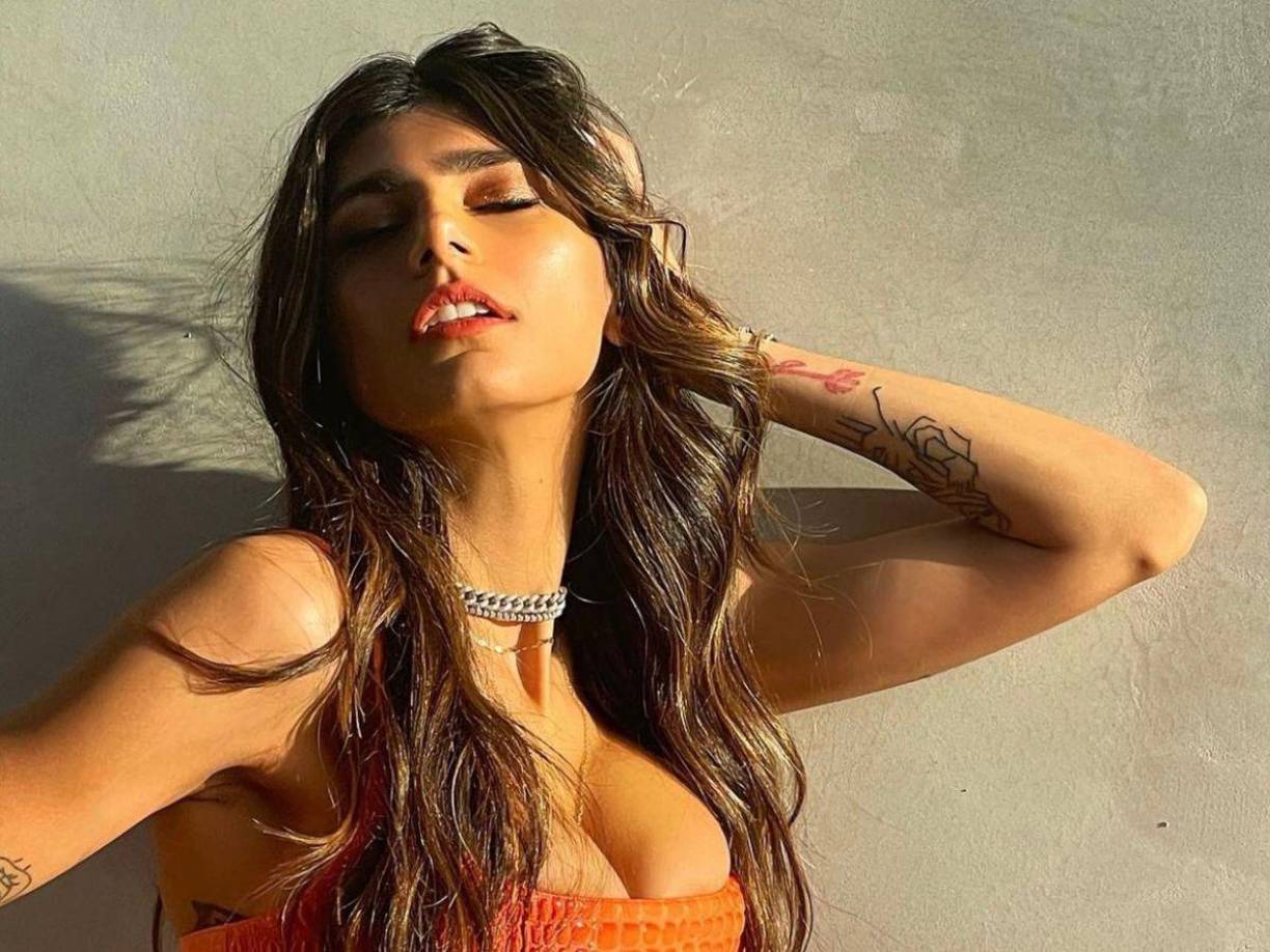 En sus redes sociales es muy activa, sobre todo en Instagram, donde cuenta con 27.5 millones de fans.