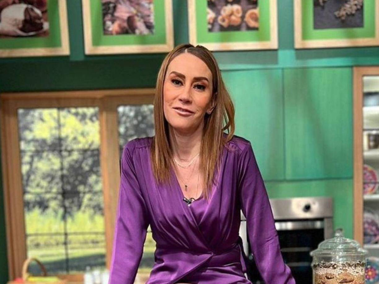 Por su parte, Mónica Castañeda, otra de las conductoras del programa entró en debate, y aseguro que a ella tampoco le gustaba el vestuario de Christian.