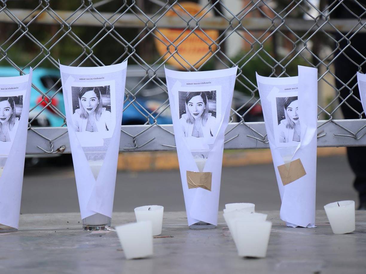  Javier Gallardo, abogado de la familia Escamilla, señaló que consideran correcto que se haya diferido la audiencia para no dejar aspectos técnicos fuera que pudieran generar alguna reposición. 