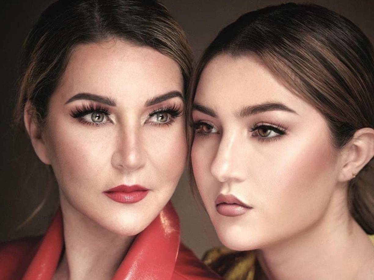 Melanie Carmona hija de Alicia Villareal y Arturo Carmona ha sorprendido con el parecido a su madre.