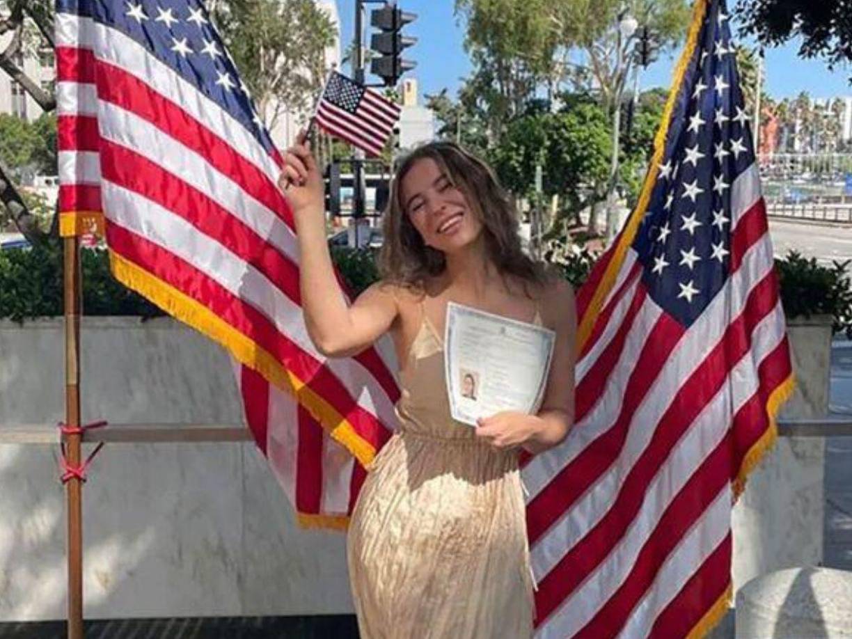 En enero Karélina fue detenida en Yekaterimburgo, capital de los Urales, y arrestada inicialmente 14 días por gamberrismo.