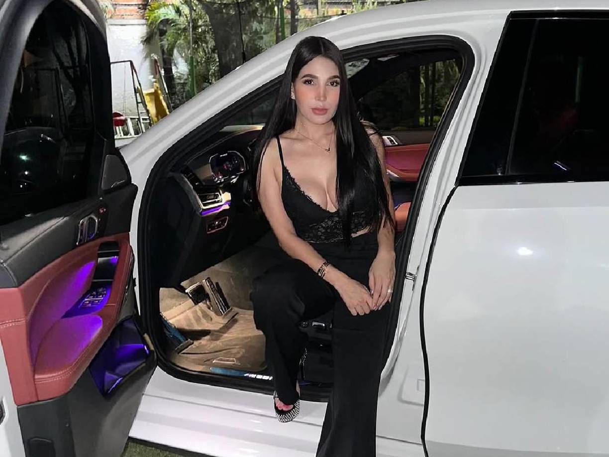 La ex esposa de Calderón es propietaria de ‘Adriana Castillo Boutique’, una tienda online que se dedica a vender ropa y accesorios para mujeres, y con envíos a toda la república mexicana.