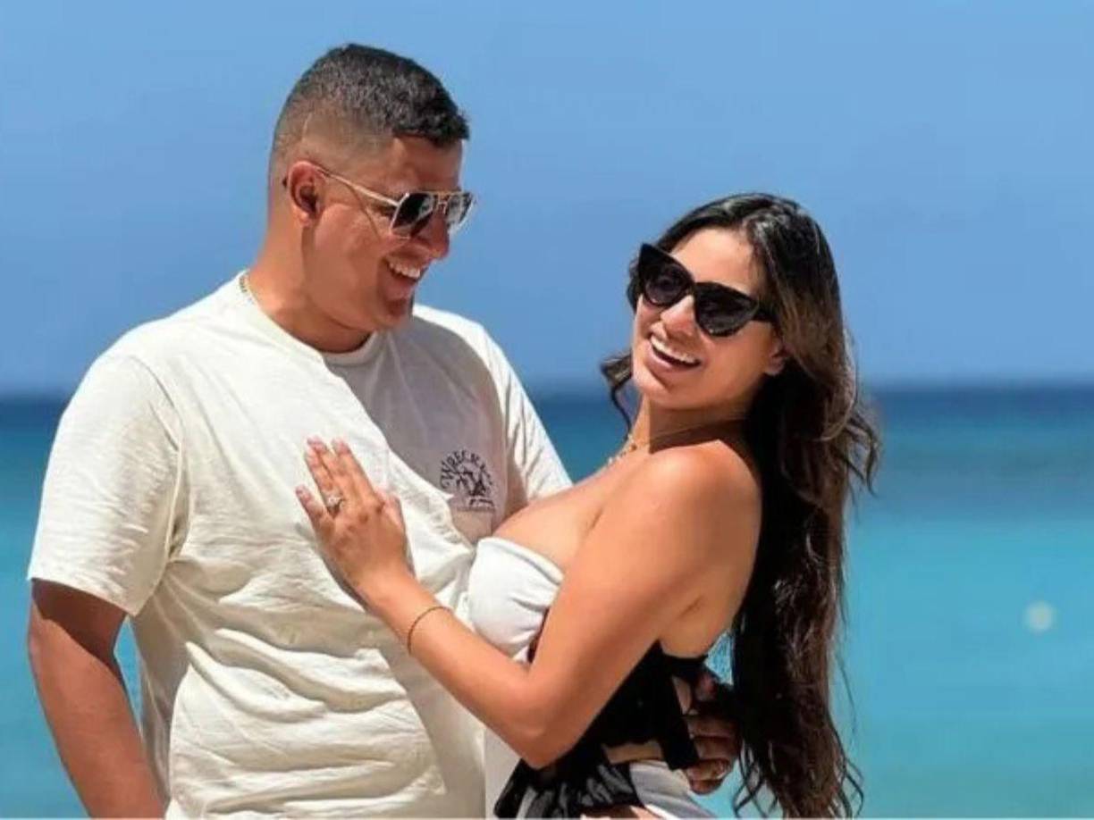 Una de las cosas que más fue criticada en las redes sociales sobre la boda de Alejandra, es que presuntamente todo fue patrocinado, debido a que en sus historias etiquetó a diversas empresas. 