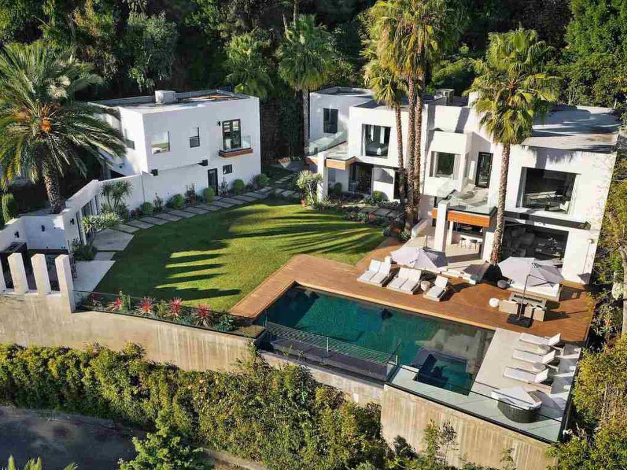 La propiedad de medio acre, está valorada a 8.8 millones de dólares, es decir, más de un billón de pesos mexicanos.