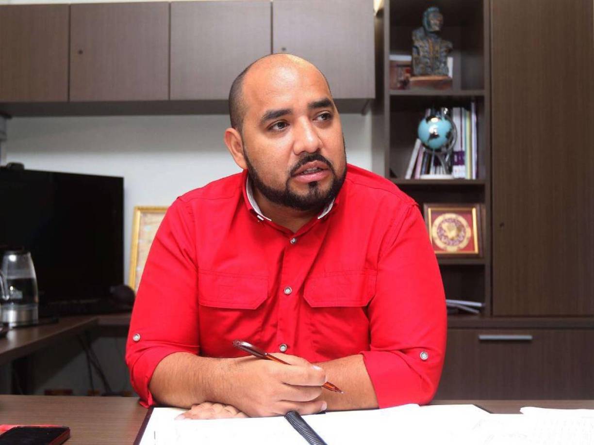 5. “El mapa invertido”: Una representación del país al revés, simbolizando su equivocación geográfica. 