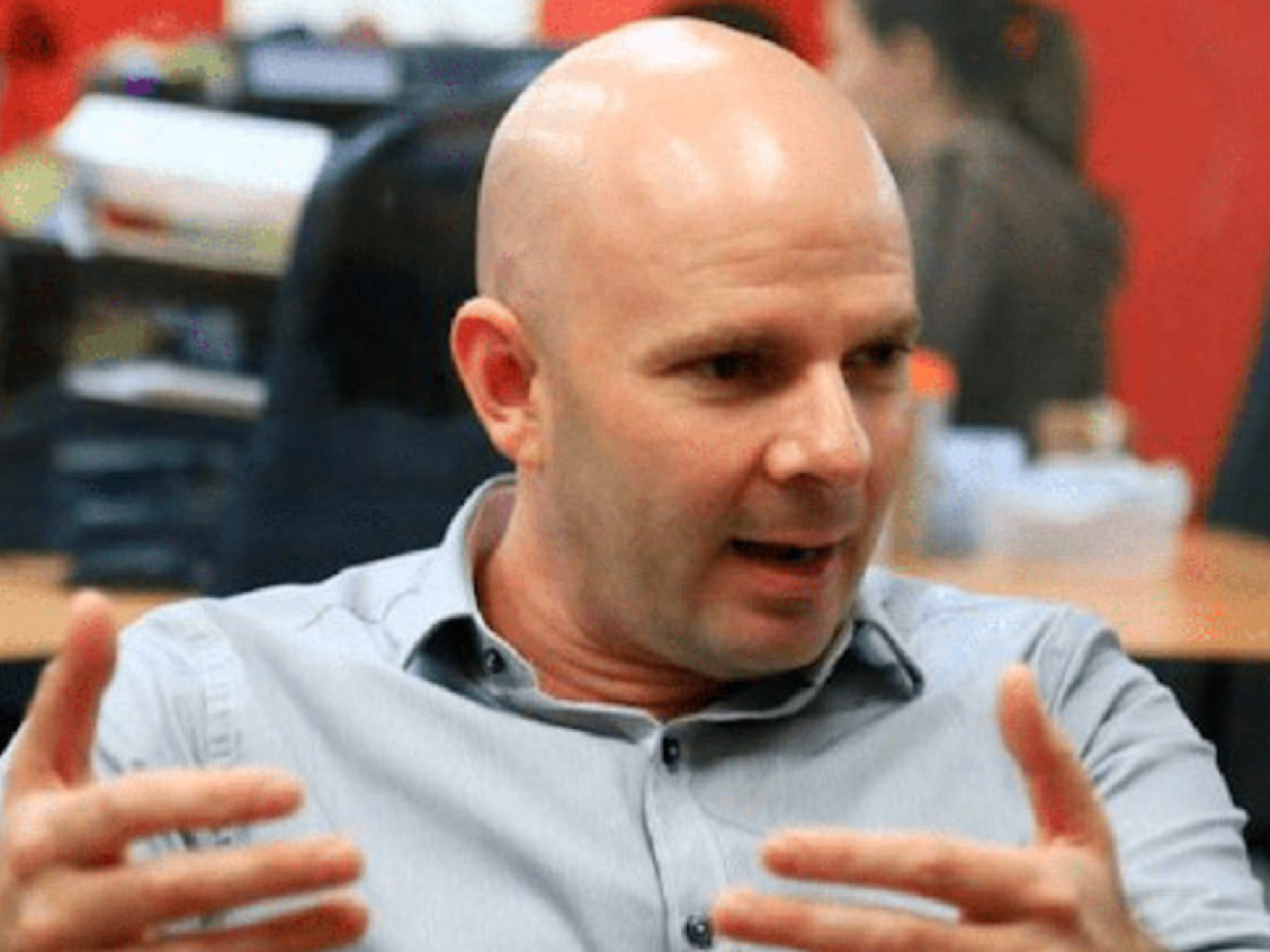 Sin embargo, contrario a Nasralla y Contreras, el titular de la Secretaría de Desarrollo Económico, Pedro Barquero, asegura que sí es la presidenta Xiomara Castro la que gobierna y no su esposo Manuel Zelaya.